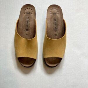 MEPHISTO leather/ suede wedge in yellow size 7